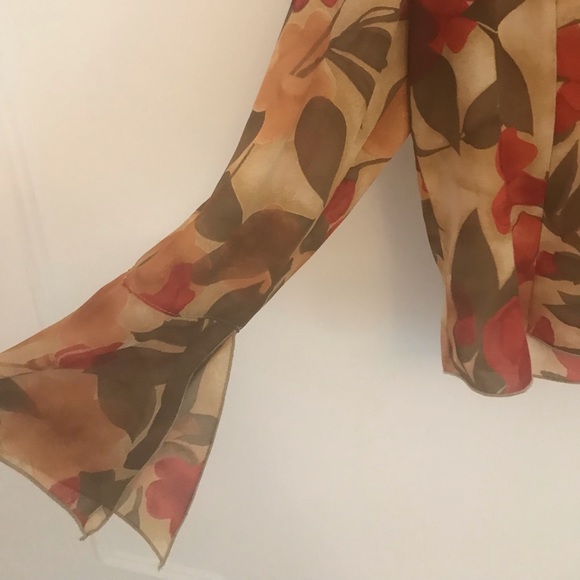 Vintage Y2K Flare Sleeve Floral Blouse - Picture 5 of 7